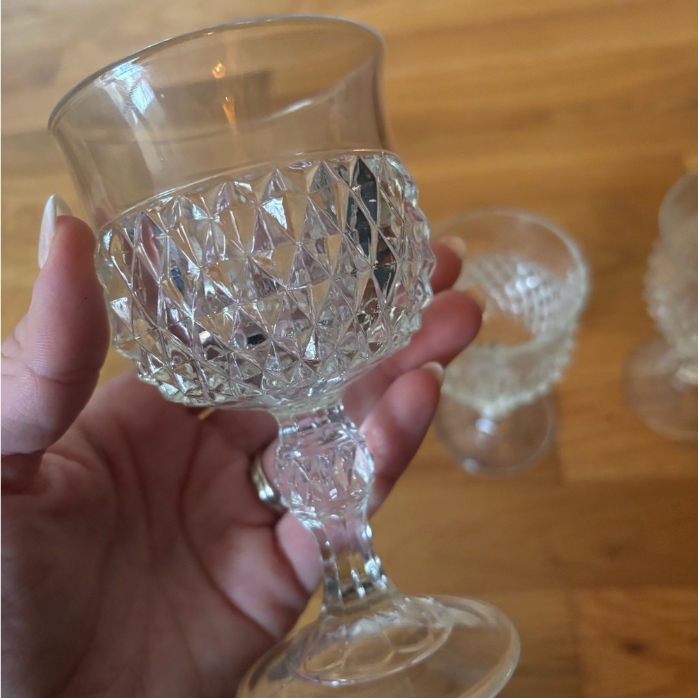Elegant Crystal Wine Glass Set